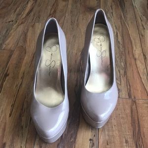 Jessica Simpson nude pumps